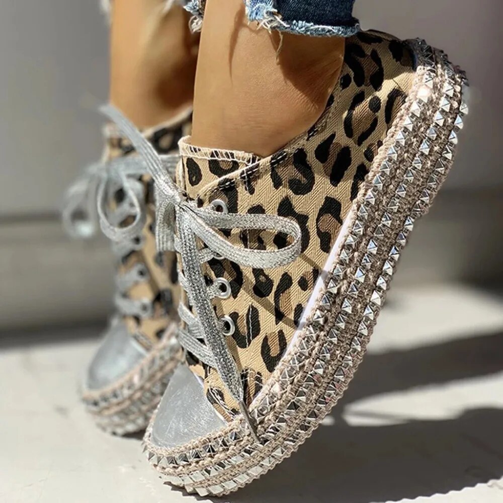 Leopard Print Canvas Sneakers mit Chunky-Plattformsohle für Damen